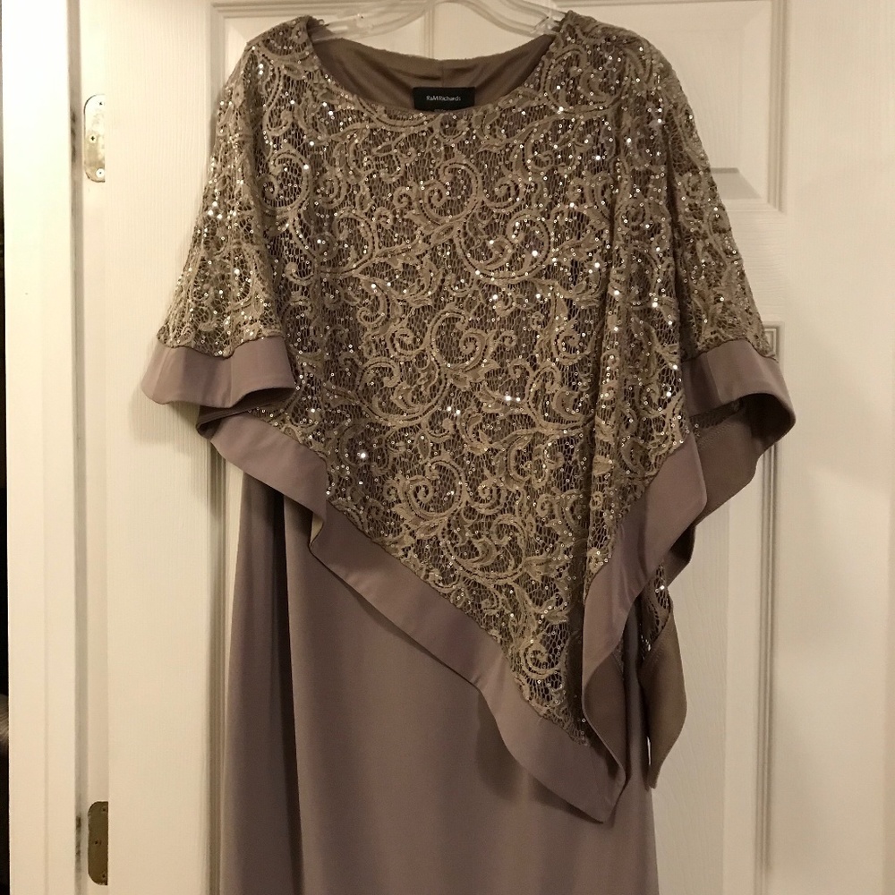 R&M Richards, Dress